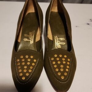 Vintage NWOT Elegant Green Heels with Studded Suede